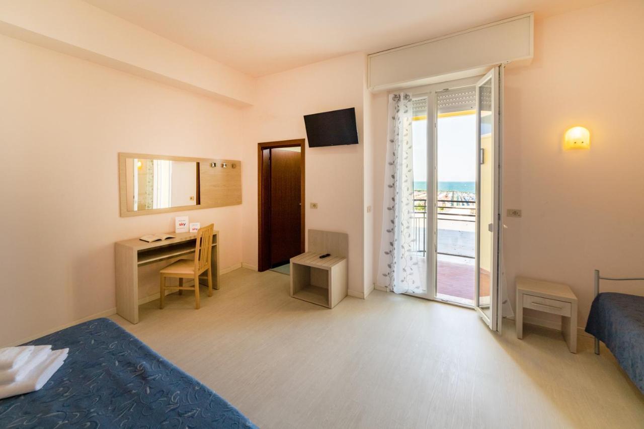 Hotel Royal Cattolica Buitenkant foto