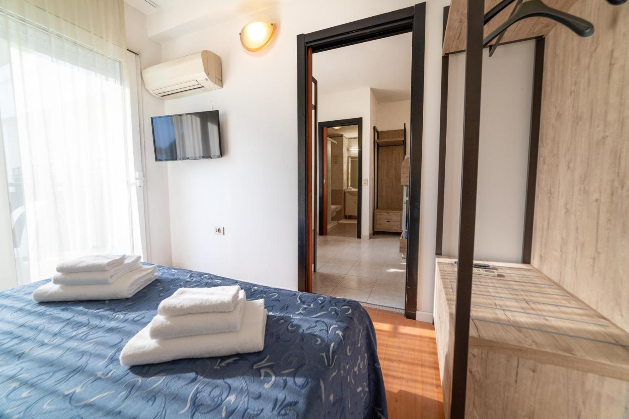 Hotel Royal Cattolica Buitenkant foto