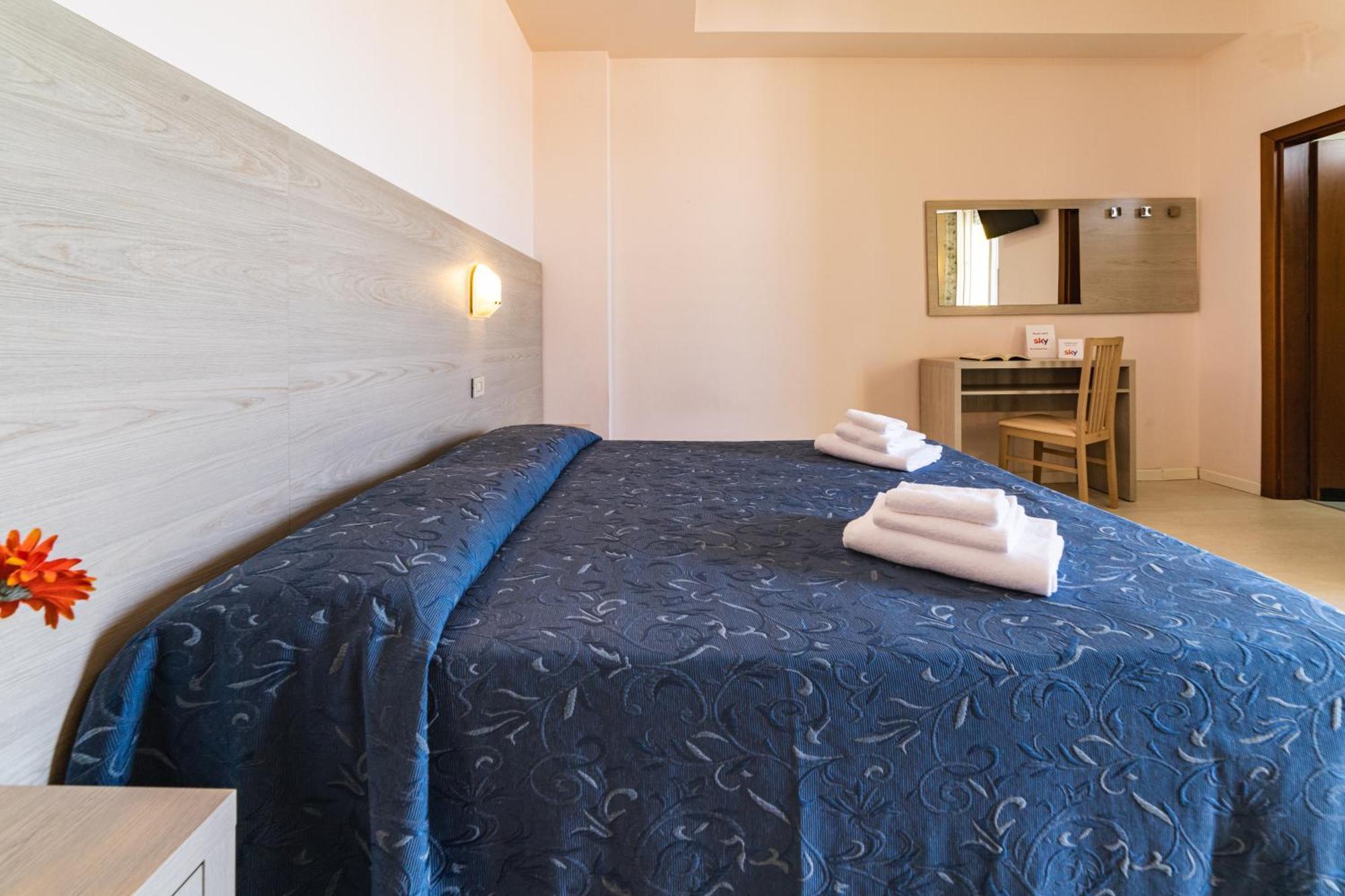 Hotel Royal Cattolica Buitenkant foto