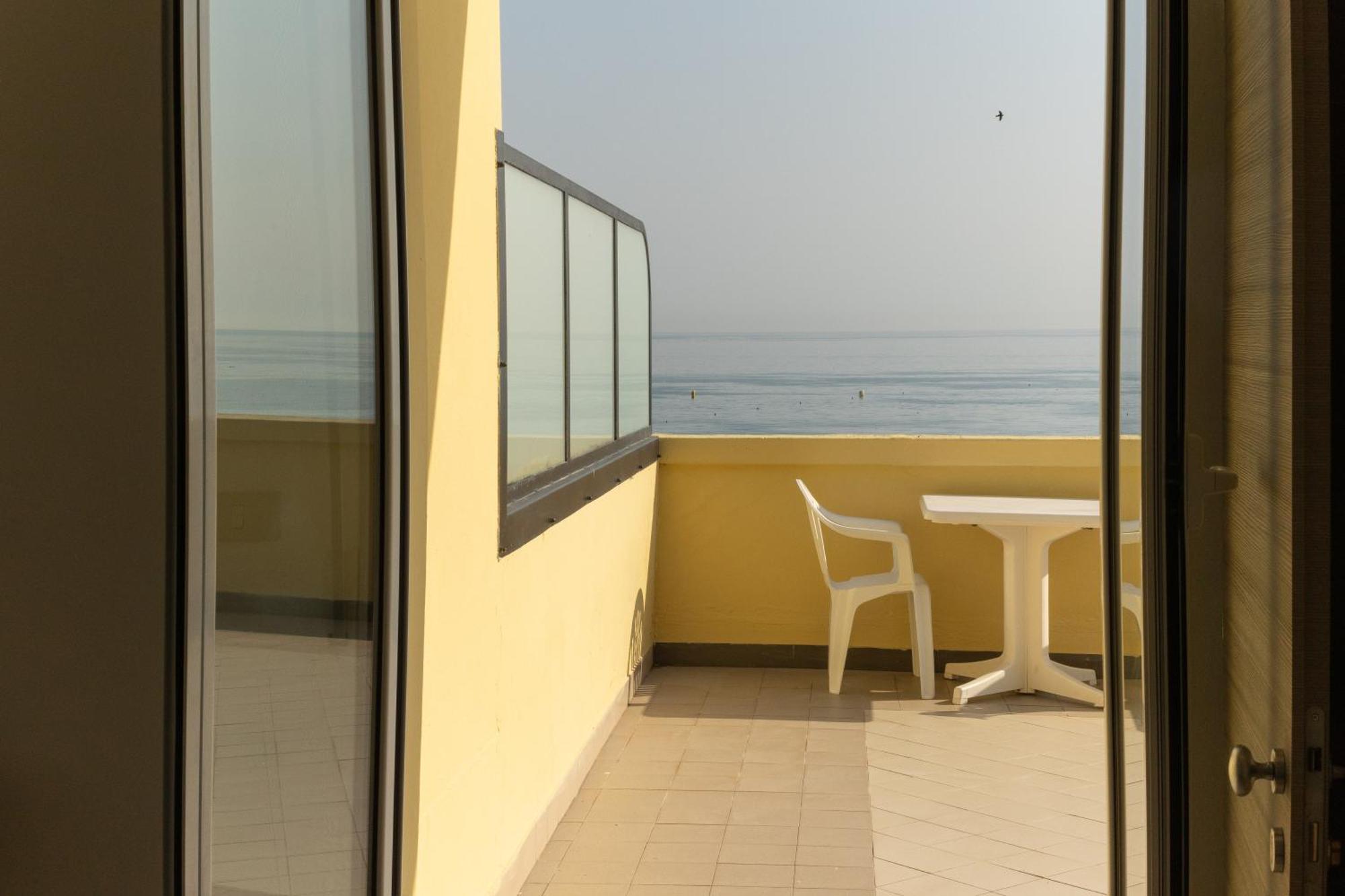 Hotel Royal Cattolica Buitenkant foto