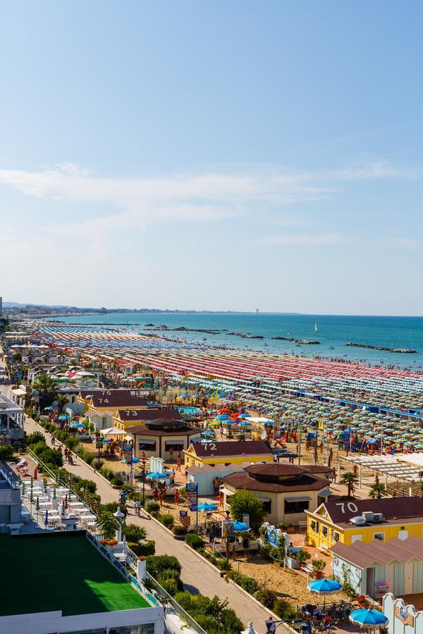 Hotel Royal Cattolica Buitenkant foto